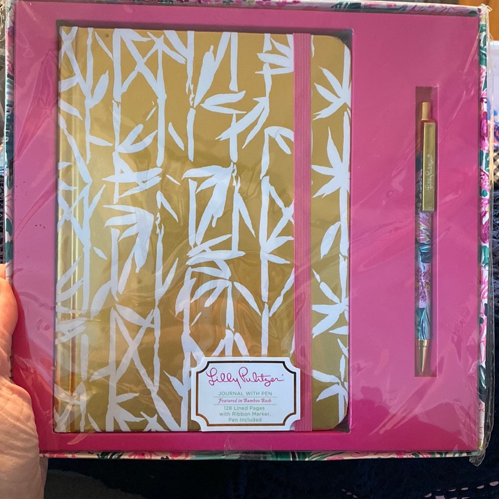 Lilly Pulitzer journal with pen NWT